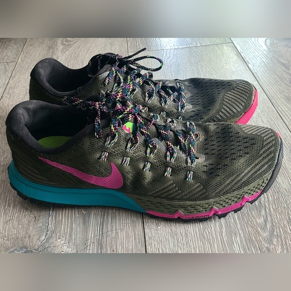 Nike Kiger 3 Size 9.5 US - Picture 2 of 7